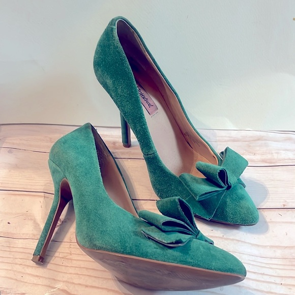 Betsy Johnson Remixx Bow Suede Pointed Toe Heels Sz 7.5 Women - Picture 4 of 10